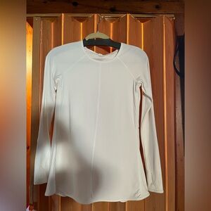 Lululemon making moves long sleeve pleated top